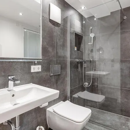 Moon Апартаменты *